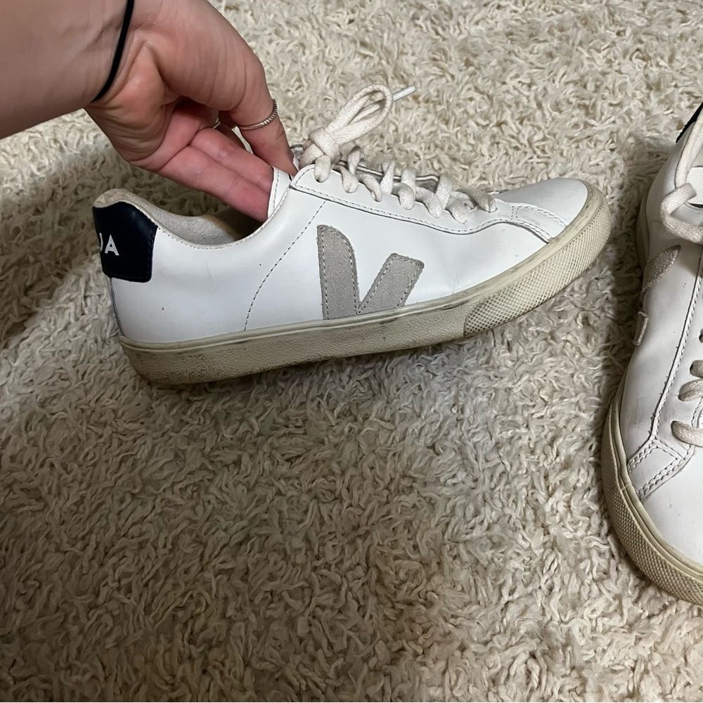 Veja Campo Sneaks Size womens 6
